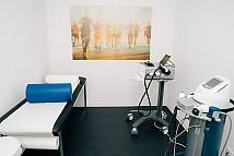 Behandlungsraum mit Ultraschallgerät